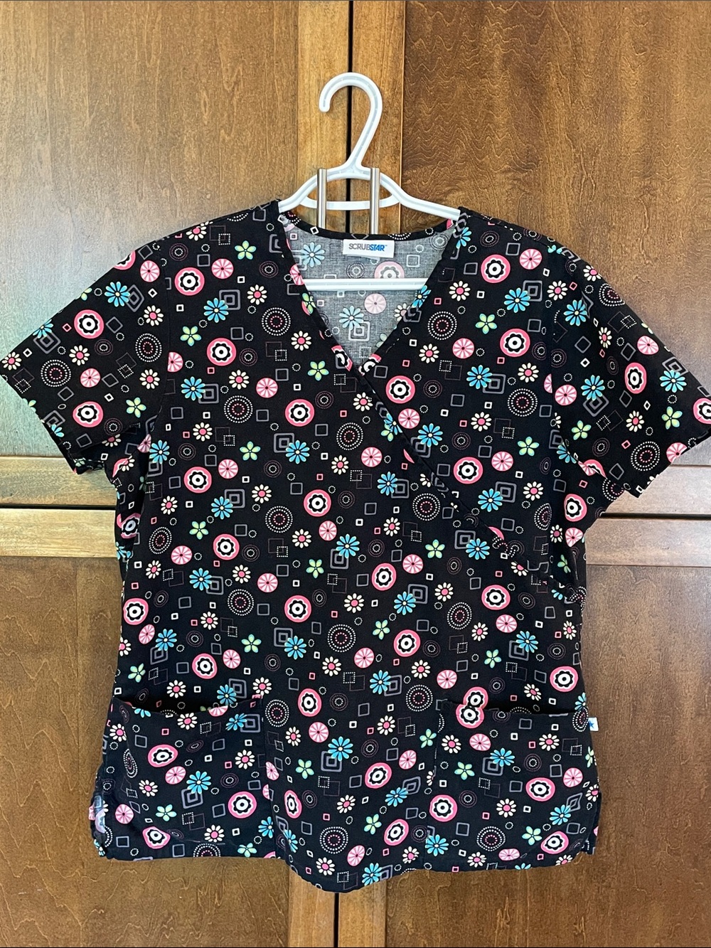 Scrubstar Black Floral & Geometric V-Neck Scrub Top PTP 21”